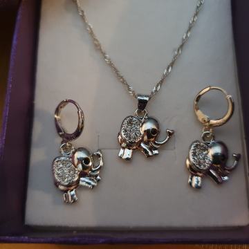 Set srebrni lančić i naušnice slonić, 925