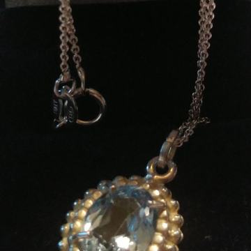 Srebrni lančić sa sky blue topazom