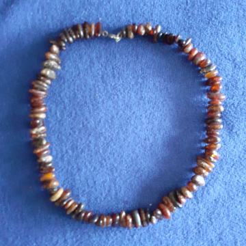 Stara jantarna ogrlica