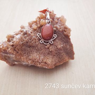 Sunčev kamen privjesak poludragi kamen