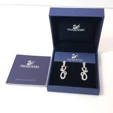 Swarovski naušnice i lančić