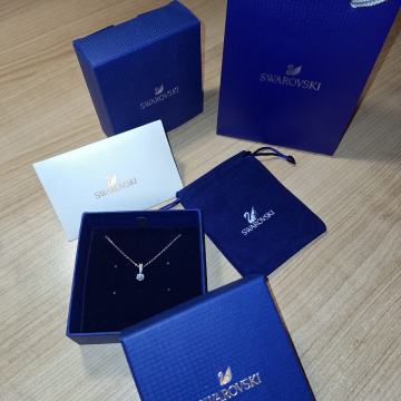 Swarovski ogrlica – kratko nošena, bez oštećenja