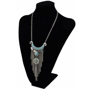 Tirkizna ogrlica s ornamentima