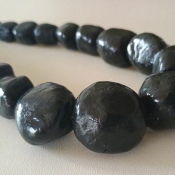 Unikat crna ogrlica od gline