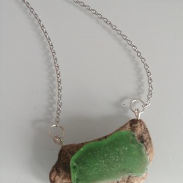 Unikat ogrlica od morskih naplavina drva i stakla