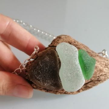 Unikat ogrlica od morskih naplavina stakla i drva