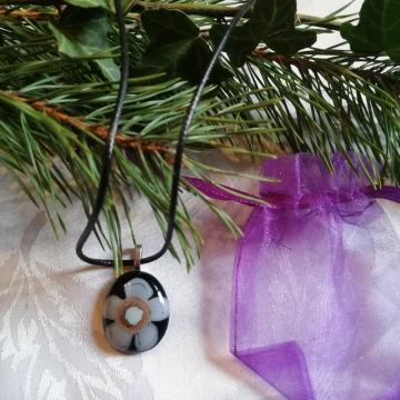 Unikatan stakleni privjesak