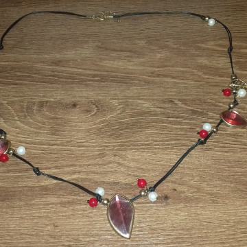 Velika crna ogrlica sa motivom listova - BIŽUTERIJA