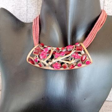 Vintage crvena ogrlica