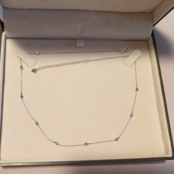 Ženska nježna ogrlica od 14 karatnog bijelog zlata