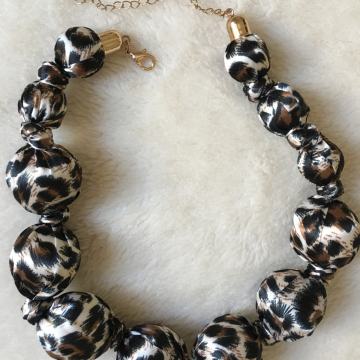 ŽENSKA OGRLICA tigrasti uzorak