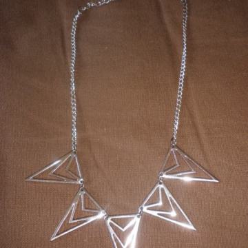 ŽENSKI LAGANI METALNI LANČIĆ / OGRLICA