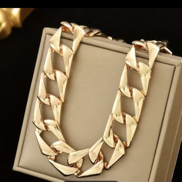 ZLATNA OGRLICA - NOVO