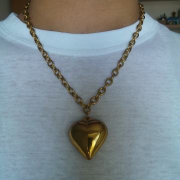 Zlatni lančić sa srcetom