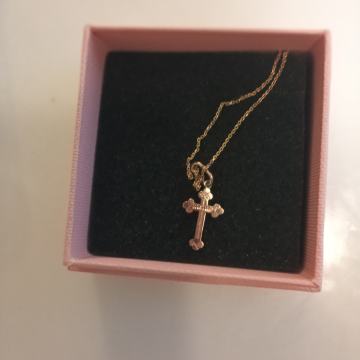 Zlatni lančić s križićem 585