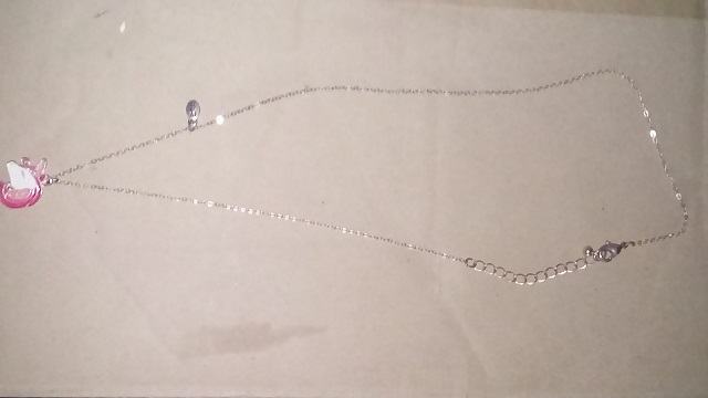 Zlatni lančić sa privjeskom