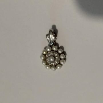 Zlatni privjesak, 585 bijelo zlato, 14k, cirkoni, biseri