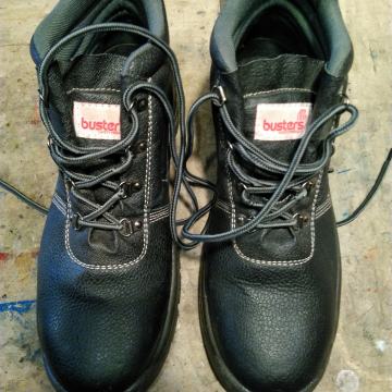 Cipele visoke radne  NOVE, vrhunske broj 45/46 prodajem za 300 KN