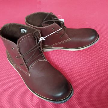 Nove čizme nikada nošene, kupljen krivi broj 46