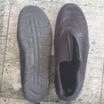 Crne unisex papuče uz gležanj br. 43