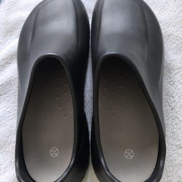 NOVE crne gumene klompe broj 45-46