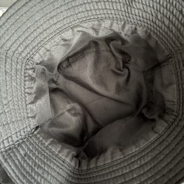 Kapa s natpisom - novo