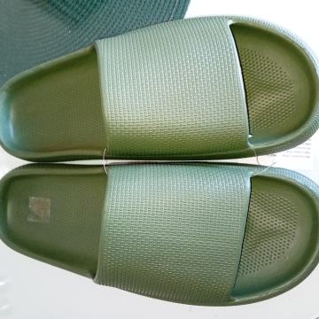 MUŠKE PAPUČE BR. 45 - NOVO