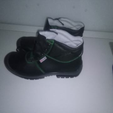 Muške radne cipele  nove 4 para samo 100