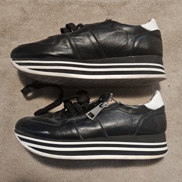 MUŠKE SPORTSKE TENESICE BR.42