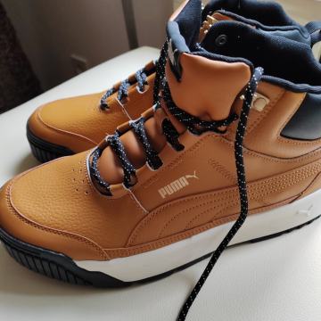 Sniženo Puma visoke zimske cipele br 44  novo