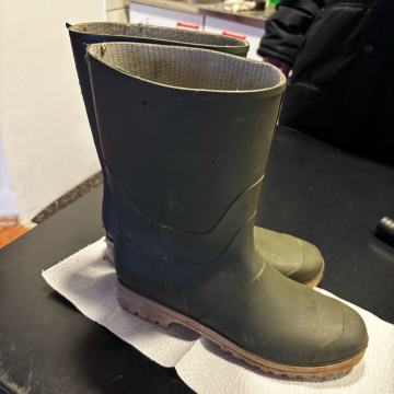 Radničke / vrtlarske čizme 44 broj