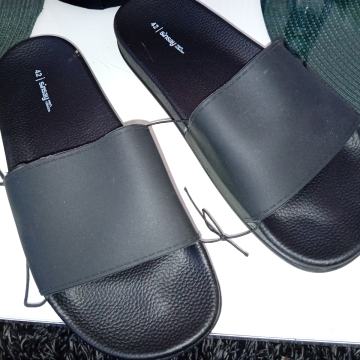 SINSAY papuče  natikače vel.42 - NOVO S ETIKETOM