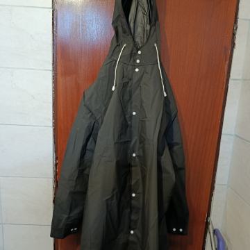 Kabanica vodootporna crna XL za vis. 180-185cm POTP. NOVA NEKORIŠTENA
