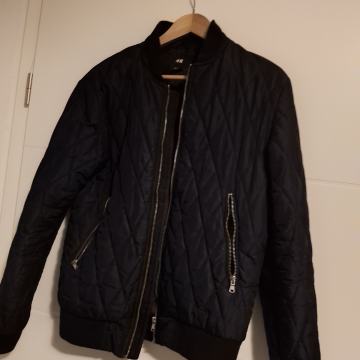 Prodajem musku jaknu