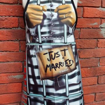 Šaljiva sexy muška pregača 29 _ _ JUST MARRIED