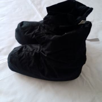 Nove, s etiketom protuklizne papuče od perja, br.36-38