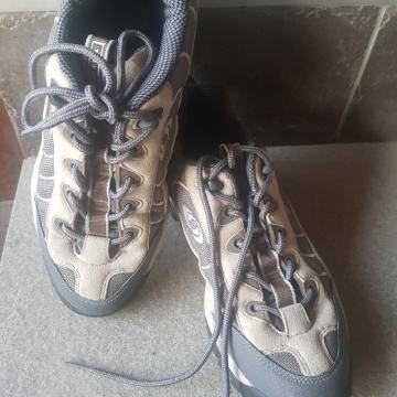 SALOMON TENESICE ZA TREKKING br.39 - nove!!