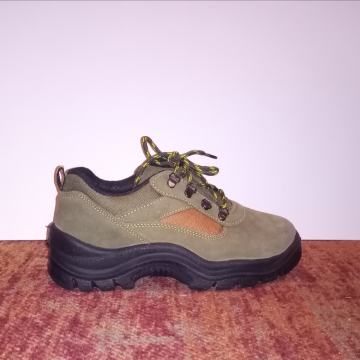 Nove tenisice  br. 40