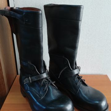 * Vojne čižme - JNA / pješadinke - broj 40,5 - Odlično stanje *