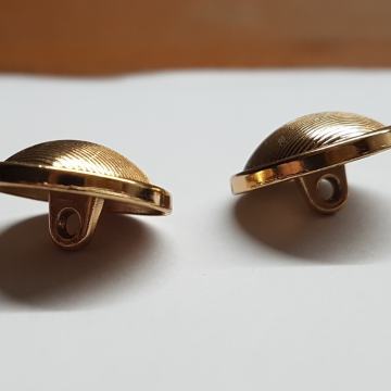 DVA METALNA BOTUNA (DUGME, PUCE)