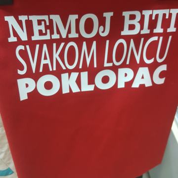 Pregača sa šaljivim natpisom 54