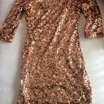 Prodajem prekrasnu  haljinu