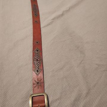 Remen kožni dužina do 104 cm  5,00€