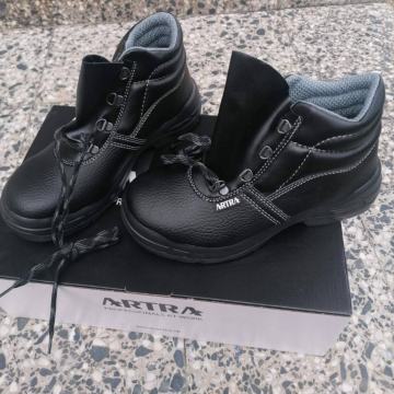 Artra nove radne cipele br 37