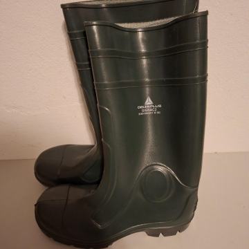 Gumene radne čizme Deltaplus br. 46 potpuno nove