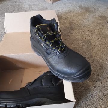 Nove Lacuna Storm S3 radne cipele, broj 42/43