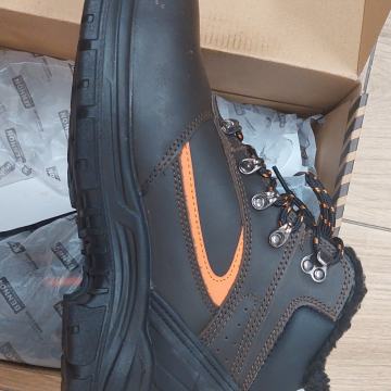 Muške radne cipele br:43