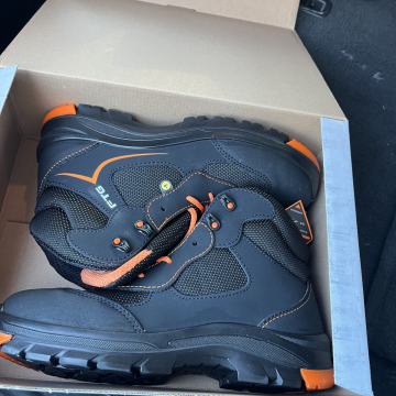 Prodajem nove FTG Uranus Zaštitne visoke cipele