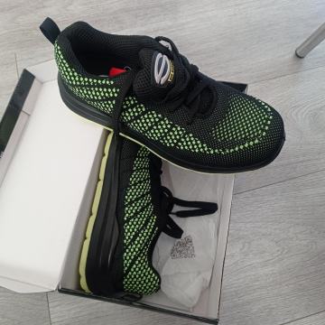 Radne cipele br.41 nove