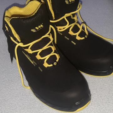 Radne cipele br 44 jebeni kalup je drugačiji novo s etiketom